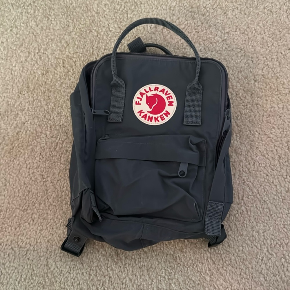 Fjallraven Kanken mink grey backpack